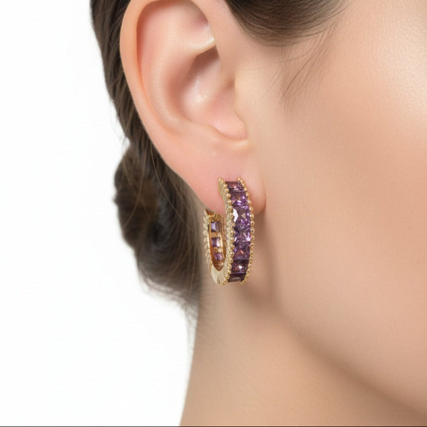 Aretes Huggie Violetas