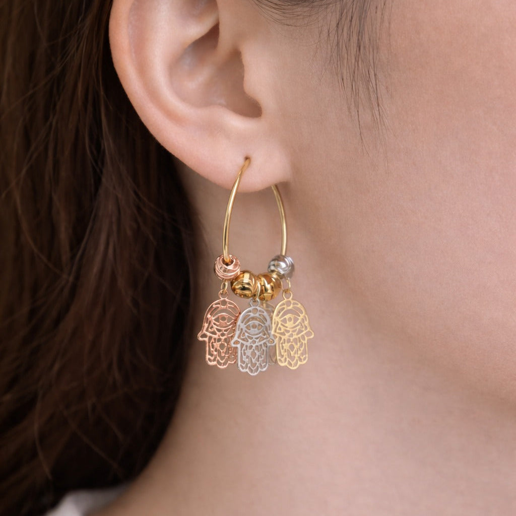 Arracadas de Oro Laminado con Dijes de Mano de Fatima en Tricolor